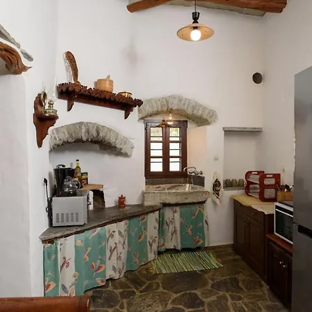Holiday home Itonia House *