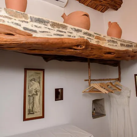 Holiday home Itonia House *